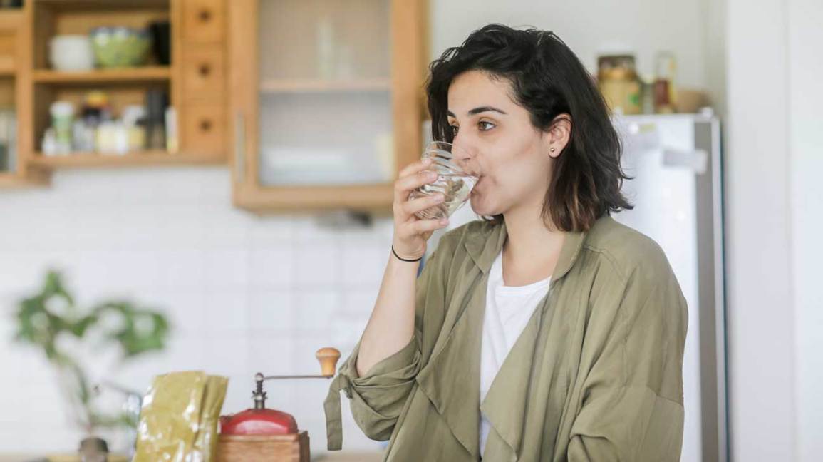 How to Drink More Water Before Meal